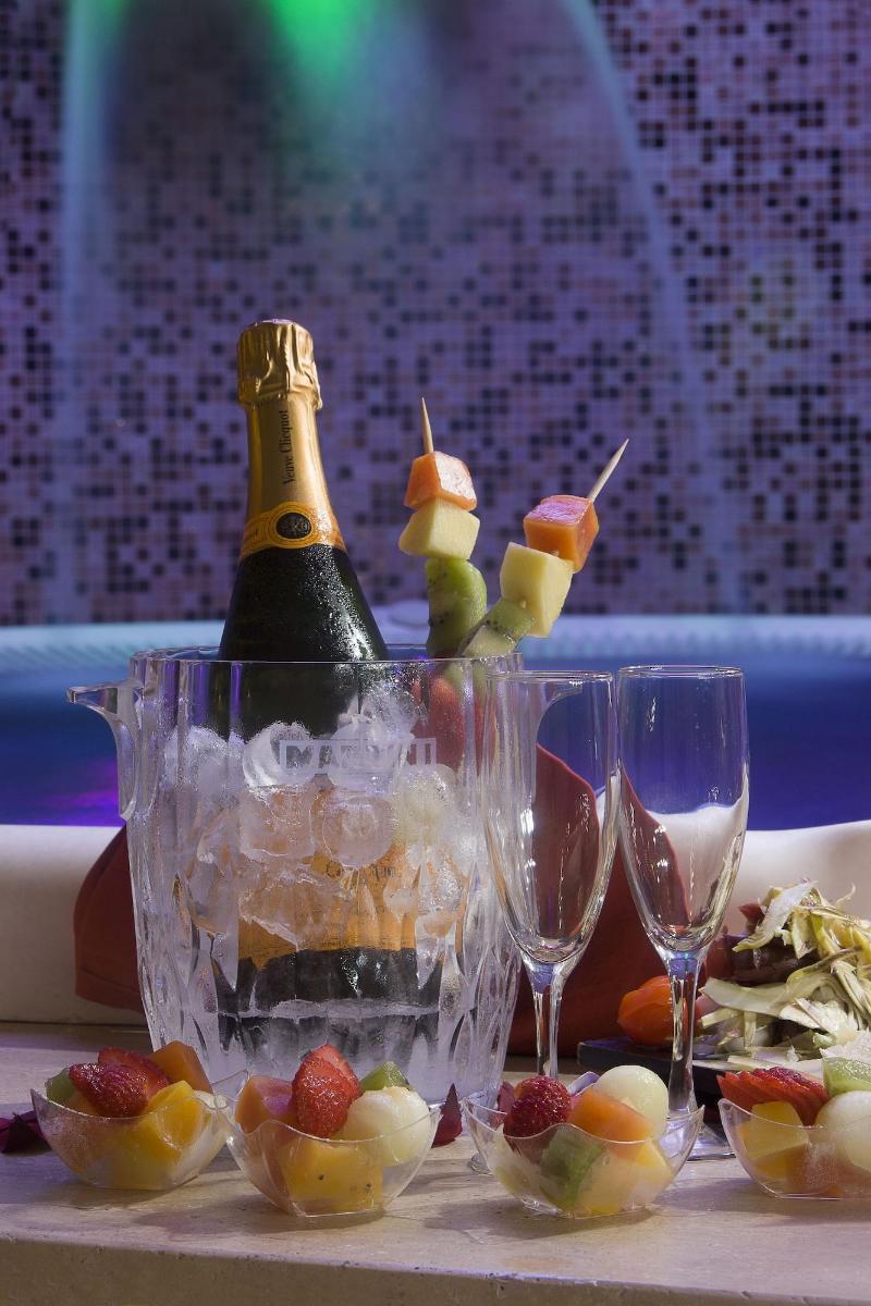 Hotel Ristorante Toscana Аласио Екстериор снимка