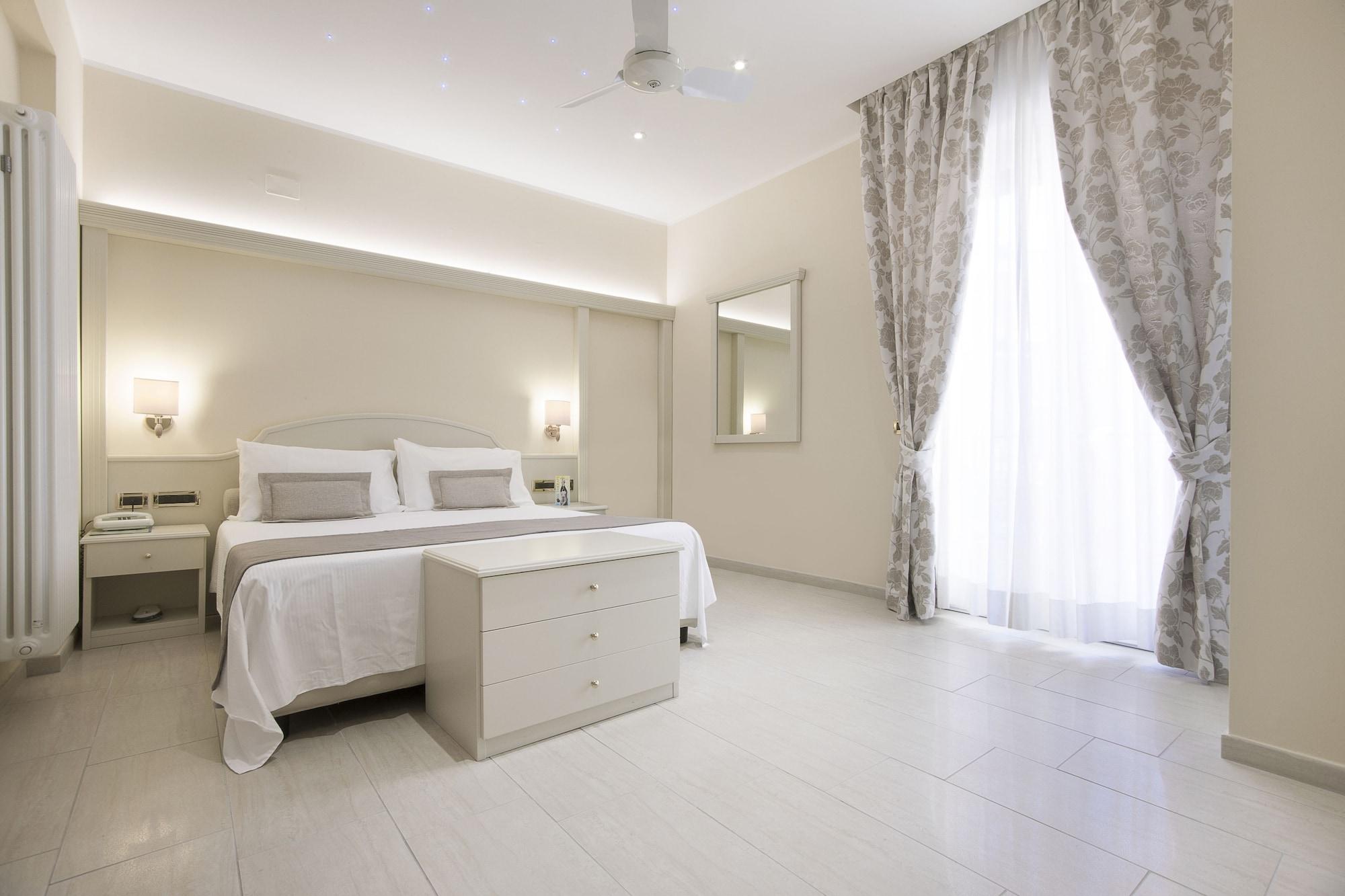 Hotel Ristorante Toscana Аласио Екстериор снимка