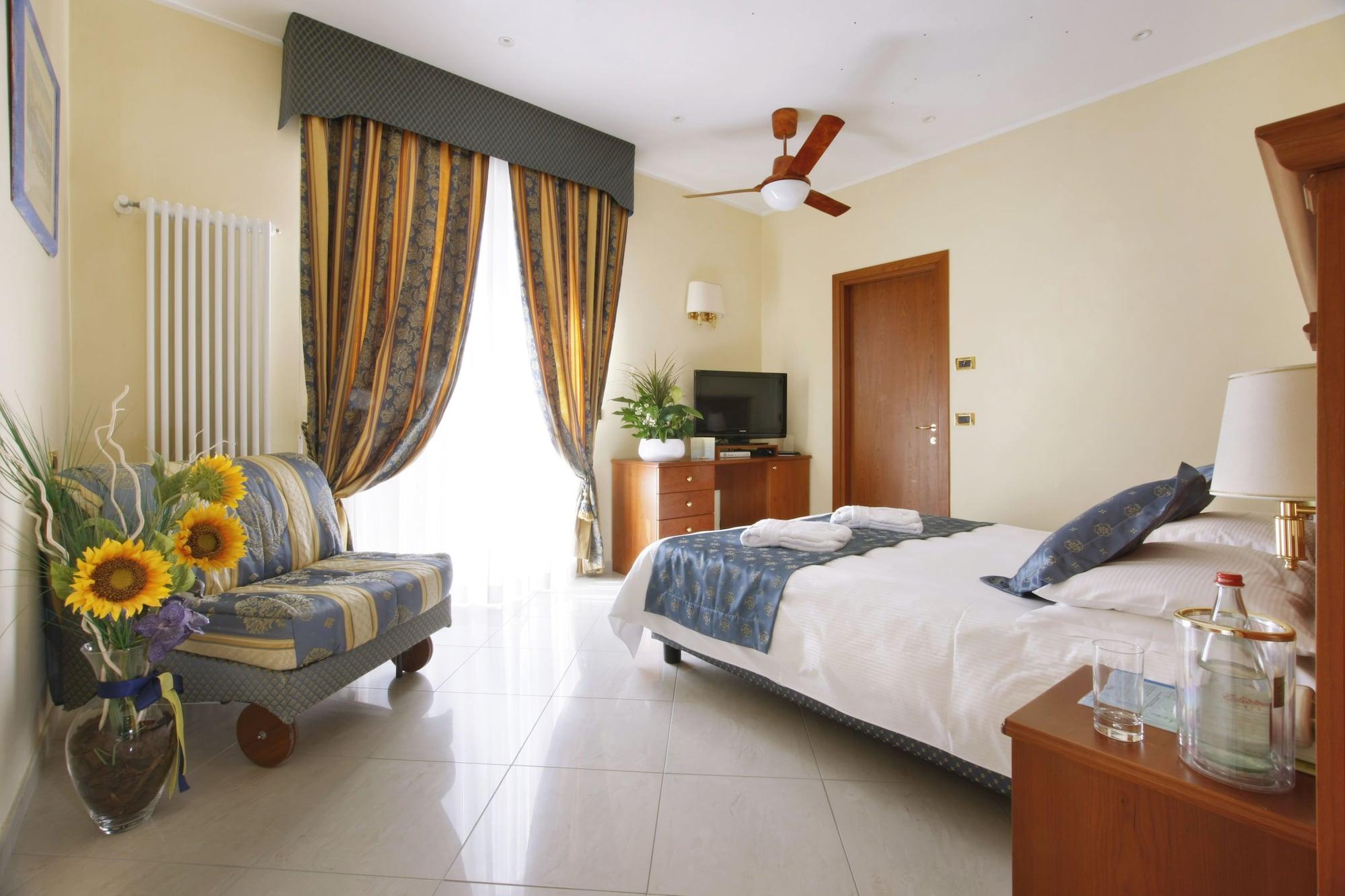 Hotel Ristorante Toscana Аласио Екстериор снимка