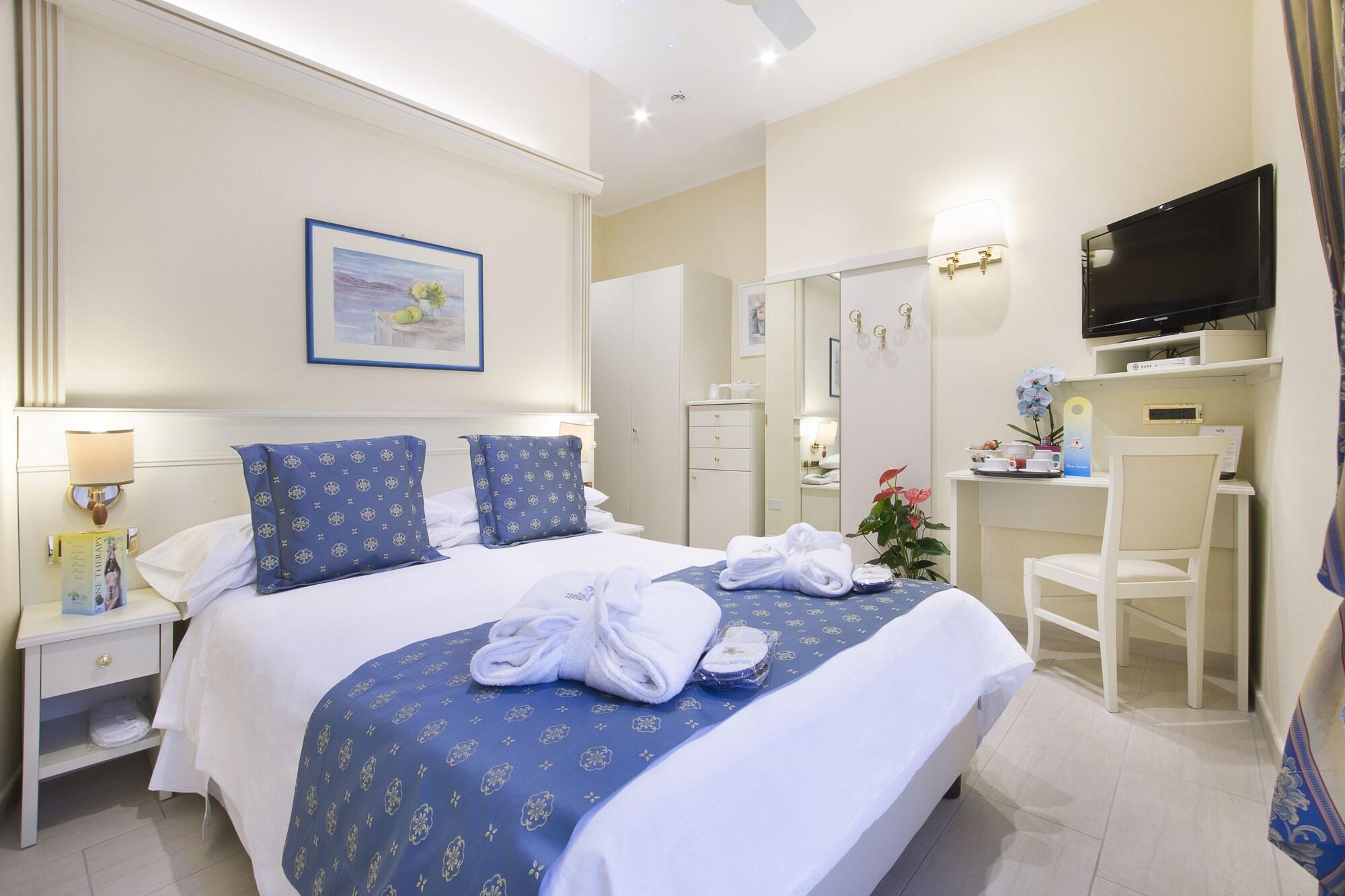 Hotel Ristorante Toscana Аласио Екстериор снимка