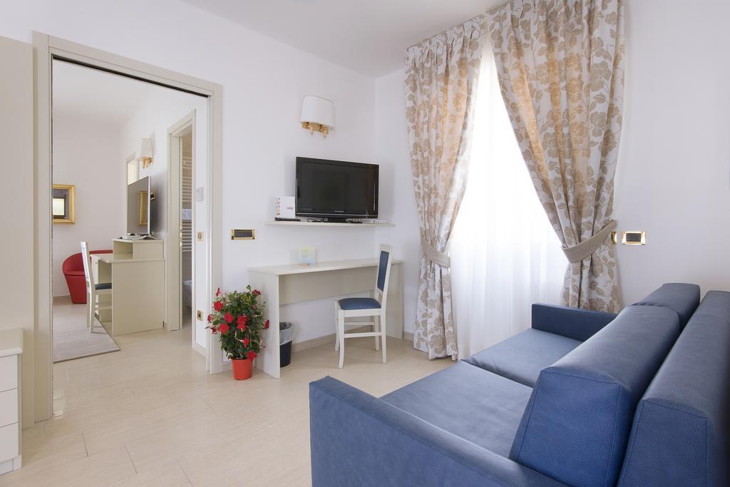 Hotel Ristorante Toscana Аласио Екстериор снимка
