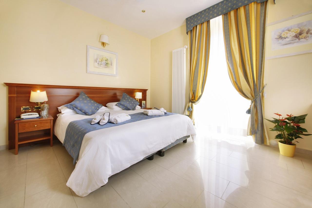 Hotel Ristorante Toscana Аласио Екстериор снимка