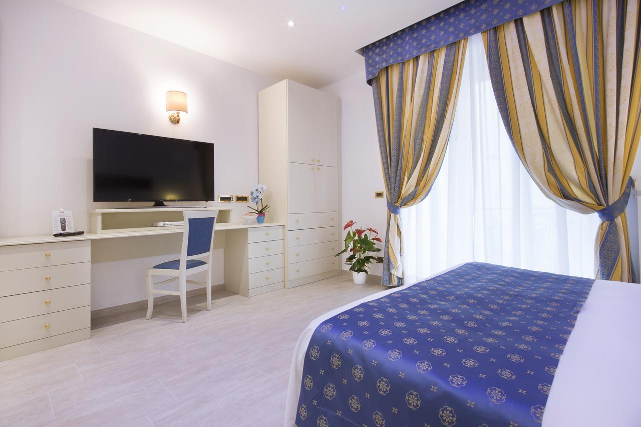 Hotel Ristorante Toscana Аласио Екстериор снимка